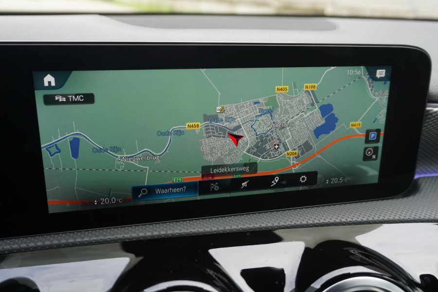 Mercedes-Benz A-Klasse 180 Luxury/Sportstoelen/leer/Sfeerverlichting/ Widescreen/Carplay.