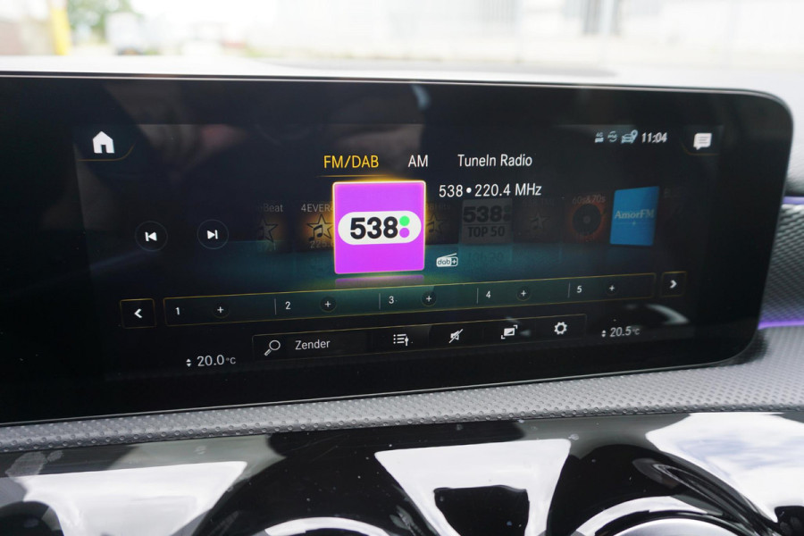 Mercedes-Benz A-Klasse 180 Luxury/Sportstoelen/leer/Sfeerverlichting/ Widescreen/Carplay.