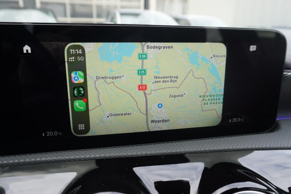 Mercedes-Benz A-Klasse 180 Luxury/Sportstoelen/leer/Sfeerverlichting/ Widescreen/Carplay.