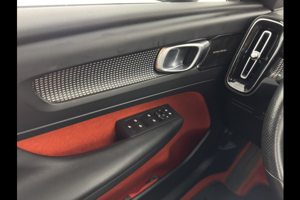 Volvo XC40 1.5 T3 R-Design *PANO | LEATHER-MICROFIBRE | FULL-LED | HARMAN/KARDON | HEATED-SPORTSEATS | DIGI-COCKPIT | NAVI-FULLMAP | ECC | PDC | CRUISE | TOWBAR | 18''ALU*