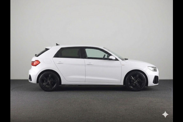 Audi A1 Sportback 30 TFSI Pro Line 110pk | S-line interieur | Climatronic | 17 inch lichtmetalen velgen | Navigatie via App