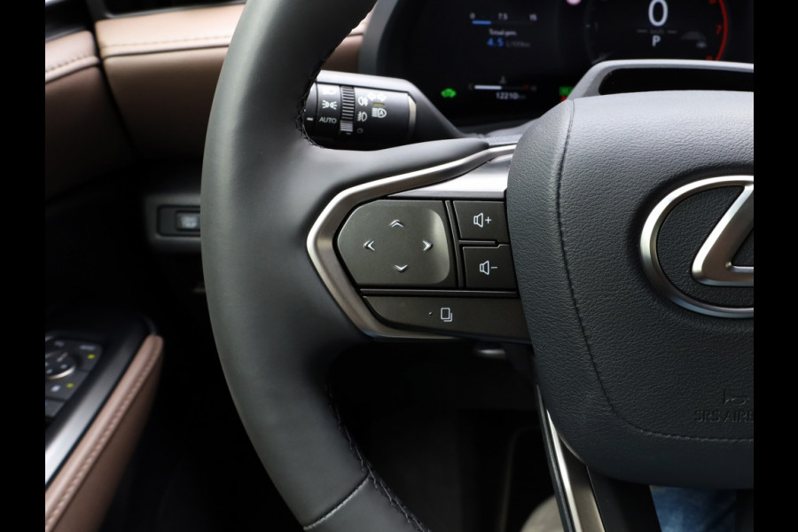 Lexus LBX Elegant 2WD | Advanced Pack | Mark Levinson | 360 Camera