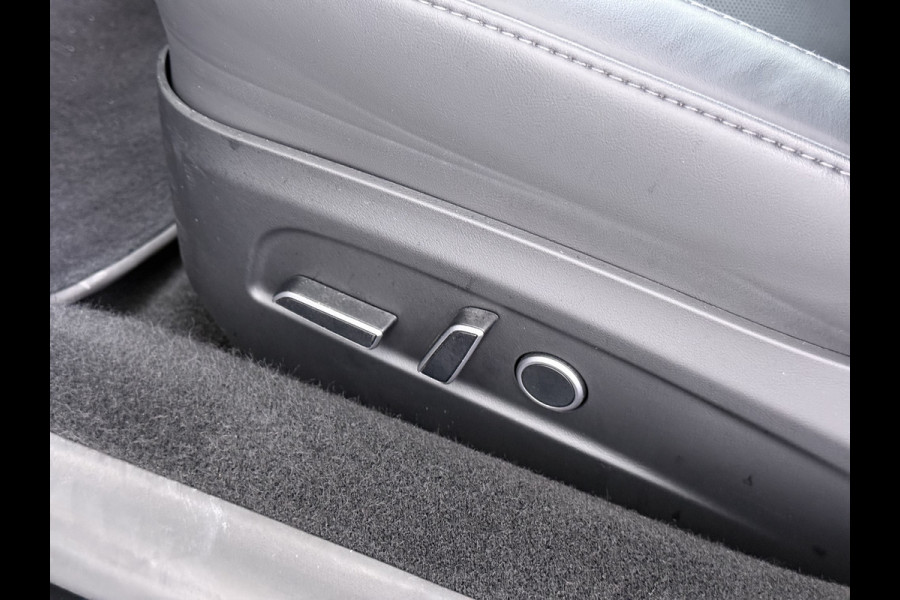 Tesla Model 3 RWD Highland NIEUW MODEL LFP SOH 94% Warmtepomp Entertainment Display Achter FSD 4 Computer AMD Ryzen™ Stoel+Achterbank+Stuurver Lmv Led Elek.Achterklep Draadloos Laden Wifi Dodehoek detector Keyless Fabrieksgarantie tot 17-1-2028/80.000km! Garantie op Accu en Motor tot 17-1-2032/160.000km