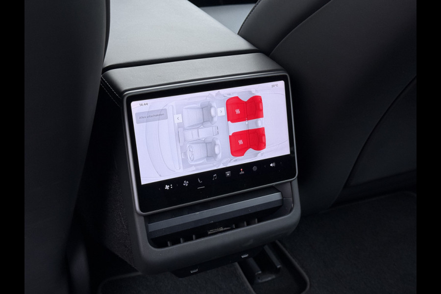 Tesla Model 3 RWD Highland NIEUW MODEL LFP SOH 94% Warmtepomp Entertainment Display Achter FSD 4 Computer AMD Ryzen™ Stoel+Achterbank+Stuurver Lmv Led Elek.Achterklep Draadloos Laden Wifi Dodehoek detector Keyless Fabrieksgarantie tot 17-1-2028/80.000km! Garantie op Accu en Motor tot 17-1-2032/160.000km