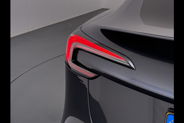 Tesla Model 3 RWD Highland NIEUW MODEL LFP SOH 94% Warmtepomp Entertainment Display Achter FSD 4 Computer AMD Ryzen™ Stoel+Achterbank+Stuurver Lmv Led Elek.Achterklep Draadloos Laden Wifi Dodehoek detector Keyless Fabrieksgarantie tot 17-1-2028/80.000km! Garantie op Accu en Motor tot 17-1-2032/160.000km