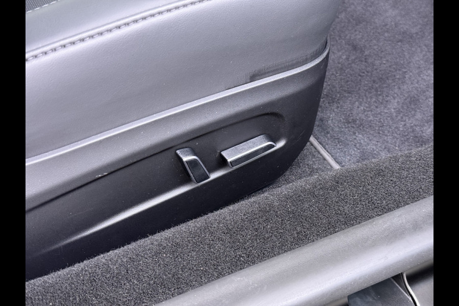 Tesla Model 3 RWD Highland NIEUW MODEL LFP SOH 94% Warmtepomp Entertainment Display Achter FSD 4 Computer AMD Ryzen™ Stoel+Achterbank+Stuurver Lmv Led Elek.Achterklep Draadloos Laden Wifi Dodehoek detector Keyless Fabrieksgarantie tot 17-1-2028/80.000km! Garantie op Accu en Motor tot 17-1-2032/160.000km