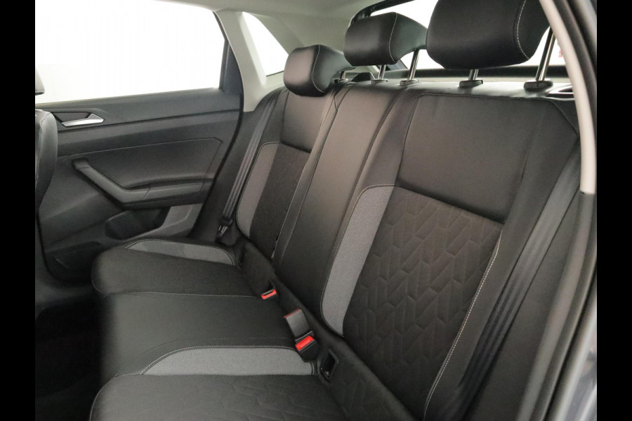 Volkswagen Polo 1.0 TSI Life Edition GOAL 95 pk | Navigatie | Parkeersensoren | Adaptieve cruise control | Stoelverwarming | Autom. airco |