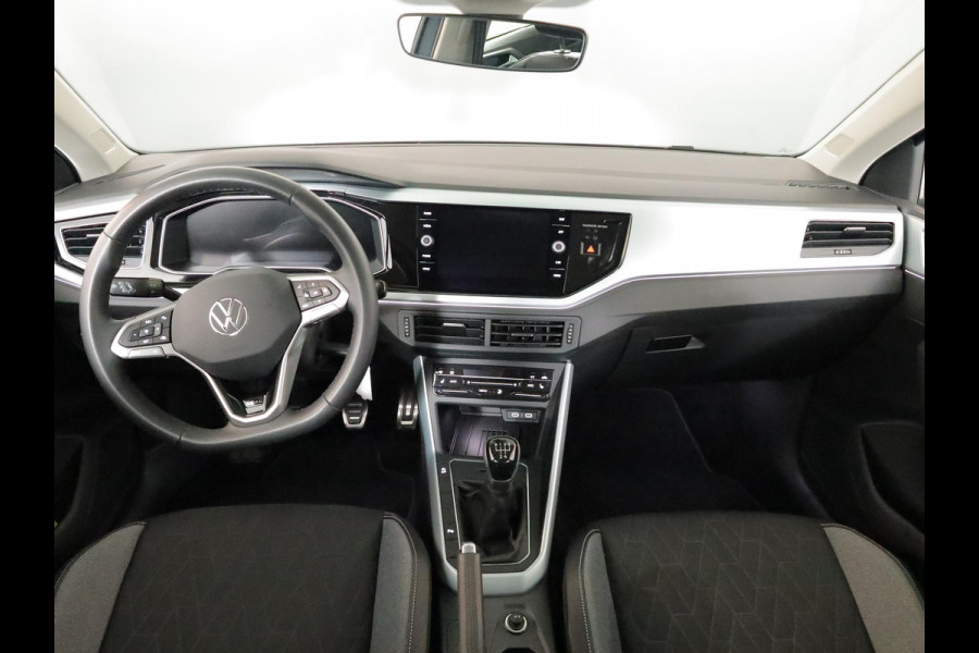 Volkswagen Polo 1.0 TSI Life Edition GOAL 95 pk | Navigatie | Parkeersensoren | Adaptieve cruise control | Stoelverwarming | Autom. airco |