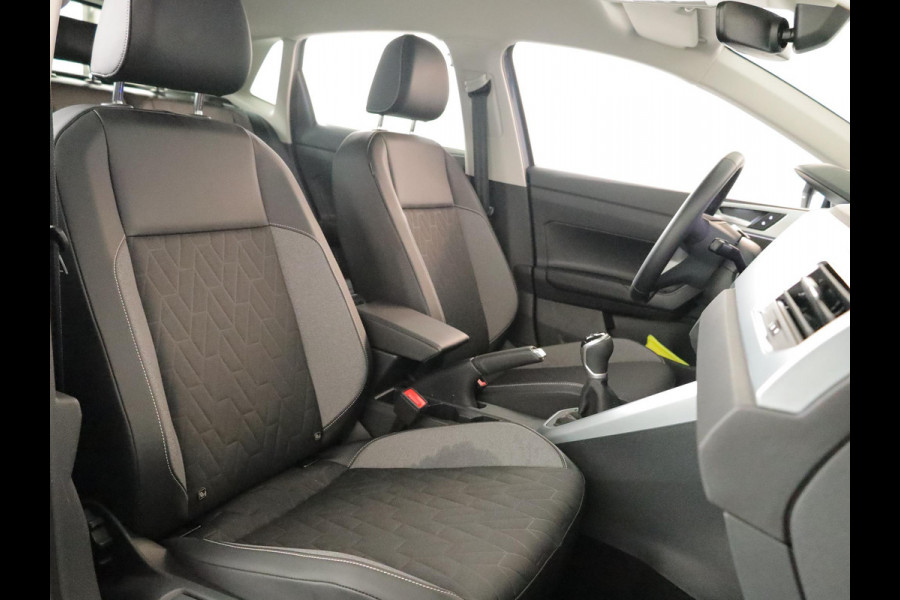 Volkswagen Polo 1.0 TSI Life Edition GOAL 95 pk | Navigatie | Parkeersensoren | Adaptieve cruise control | Stoelverwarming | Autom. airco |