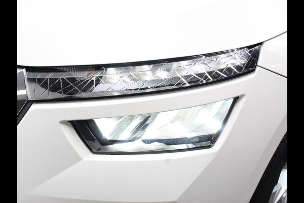 Škoda Kamiq 1.0 TSI Sport Business Climate control Cruise control Achteruitrijcamera Parkeersensoren Keyless Navigatie Apple Carplay/ Android auto Lichtmetalen velgen