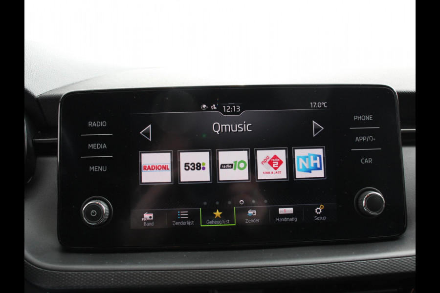 Škoda Kamiq 1.0 TSI Sport Business Climate control Cruise control Achteruitrijcamera Parkeersensoren Keyless Navigatie Apple Carplay/ Android auto Lichtmetalen velgen