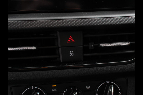 Škoda Kamiq 1.0 TSI Sport Business Climate control Cruise control Achteruitrijcamera Parkeersensoren Keyless Navigatie Apple Carplay/ Android auto Lichtmetalen velgen