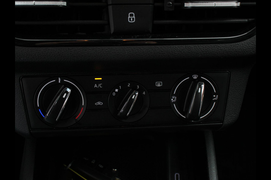 Škoda Kamiq 1.0 TSI Sport Business Climate control Cruise control Achteruitrijcamera Parkeersensoren Keyless Navigatie Apple Carplay/ Android auto Lichtmetalen velgen