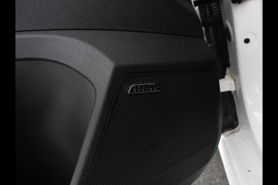 Škoda Kamiq 1.0 TSI Sport Business Climate control Cruise control Achteruitrijcamera Parkeersensoren Keyless Navigatie Apple Carplay/ Android auto Lichtmetalen velgen