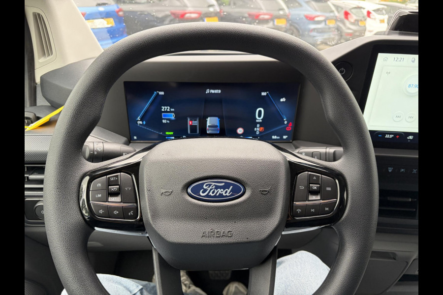 Ford E-Transit Cust. 340 L2H1 Trend 71 kWh ZUID 136pk | Bekleding zijwand en achterdeuren (volledig) | Laadvloer bescherming | 8-weg verstelbare en verwarmbare bestuurdersstoel met armsteun (i.c.m. bijrijdersbank) | Trekhaakvoorbereiding | Allweather banden | AGM accu | Laadkabel 10 | LED laadruimteverlichting (5 spots) | Vehicle Integration System