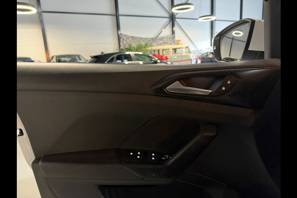 Volkswagen T-Cross 1.0 TSI R-Line|Virtual Cockpit|IQ.Drive|Blindspot|Keyless|Camera|LED+Xenon|CarPlay|Rijklaar