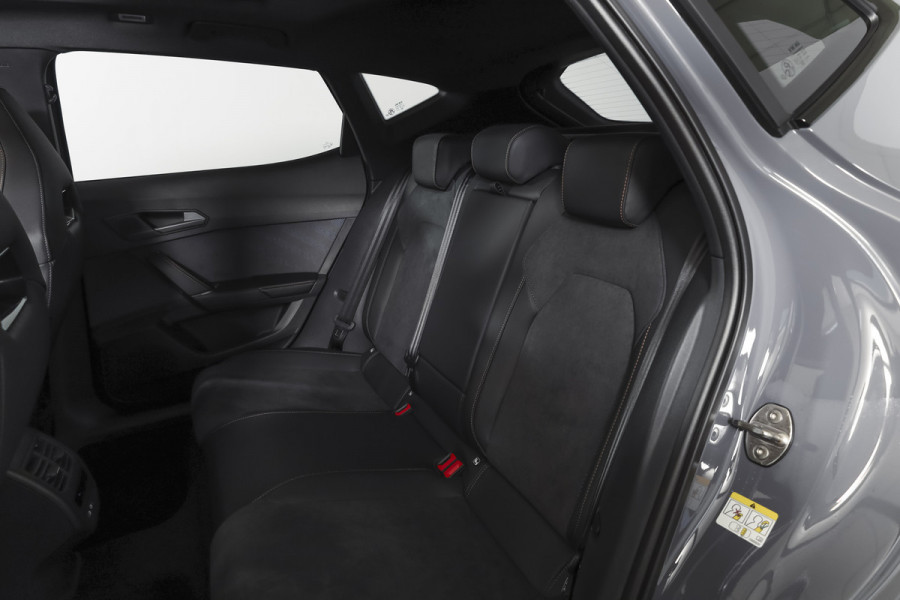 CUPRA Formentor 1.5 TSI e-Hybrid 272 PK VZ Performance | S/k-panodak | Adapt. Cruise | Memory | Stoel-+Stuurverw. | 360 Camera | Dig. Cockpit | NAV + App. Connect | ECC | Elek. Klep | LM 19" | 7365