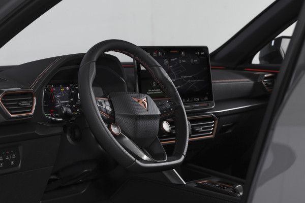 CUPRA Formentor 1.5 TSI e-Hybrid 272 PK VZ Performance | S/k-panodak | Adapt. Cruise | Memory | Stoel-+Stuurverw. | 360 Camera | Dig. Cockpit | NAV + App. Connect | ECC | Elek. Klep | LM 19" | 7365