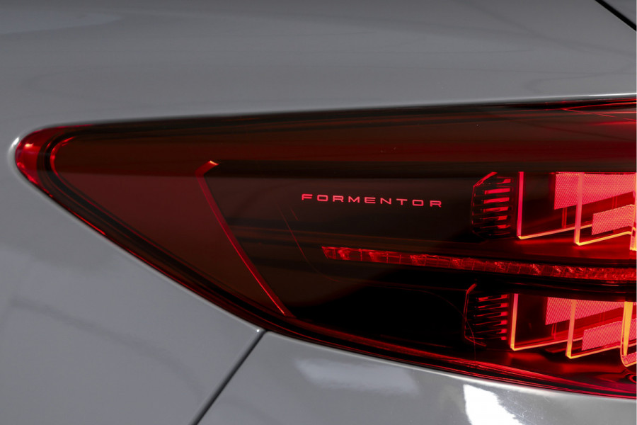 CUPRA Formentor 1.5 TSI e-Hybrid 272 PK VZ Performance | S/k-panodak | Adapt. Cruise | Memory | Stoel-+Stuurverw. | 360 Camera | Dig. Cockpit | NAV + App. Connect | ECC | Elek. Klep | LM 19" | 7365