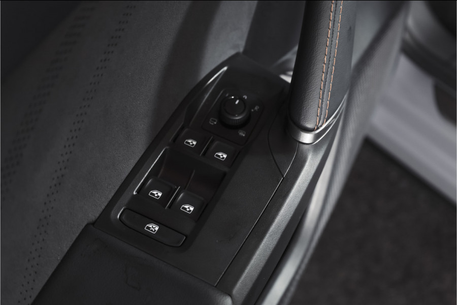 CUPRA Formentor 1.5 TSI e-Hybrid 272 PK VZ Performance | S/k-panodak | Adapt. Cruise | Memory | Stoel-+Stuurverw. | 360 Camera | Dig. Cockpit | NAV + App. Connect | ECC | Elek. Klep | LM 19" | 7365