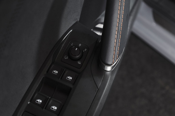 CUPRA Formentor 1.5 TSI e-Hybrid 272 PK VZ Performance | S/k-panodak | Adapt. Cruise | Memory | Stoel-+Stuurverw. | 360 Camera | Dig. Cockpit | NAV + App. Connect | ECC | Elek. Klep | LM 19" | 7365