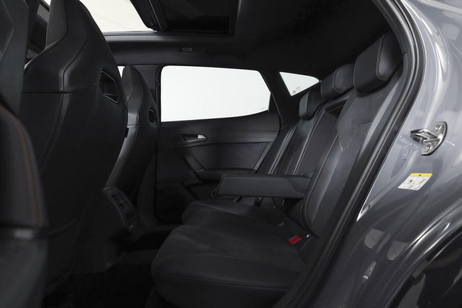CUPRA Formentor 1.5 TSI e-Hybrid 272 PK VZ Performance | S/k-panodak | Adapt. Cruise | Memory | Stoel-+Stuurverw. | 360 Camera | Dig. Cockpit | NAV + App. Connect | ECC | Elek. Klep | LM 19" | 7365