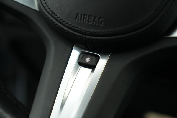 BMW 3 Serie Touring 320e Panoramadak PDC ACC HI-FI M Sport Trekhaak 24 Maanden garantie* (Vraag naar de voorwaarden)