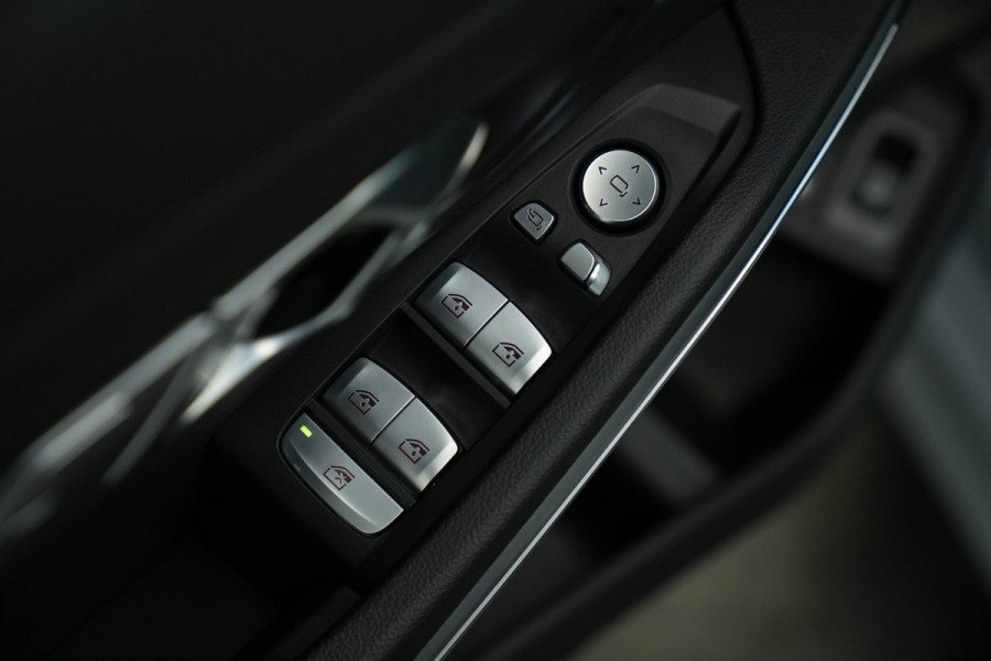 BMW 3 Serie Touring 320e Panoramadak PDC ACC HI-FI M Sport Trekhaak 24 Maanden garantie* (Vraag naar de voorwaarden)