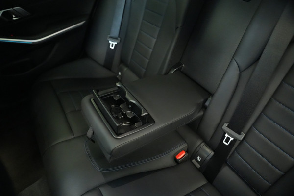 BMW 3 Serie Touring 320e Panoramadak PDC ACC HI-FI M Sport Trekhaak 24 Maanden garantie* (Vraag naar de voorwaarden)