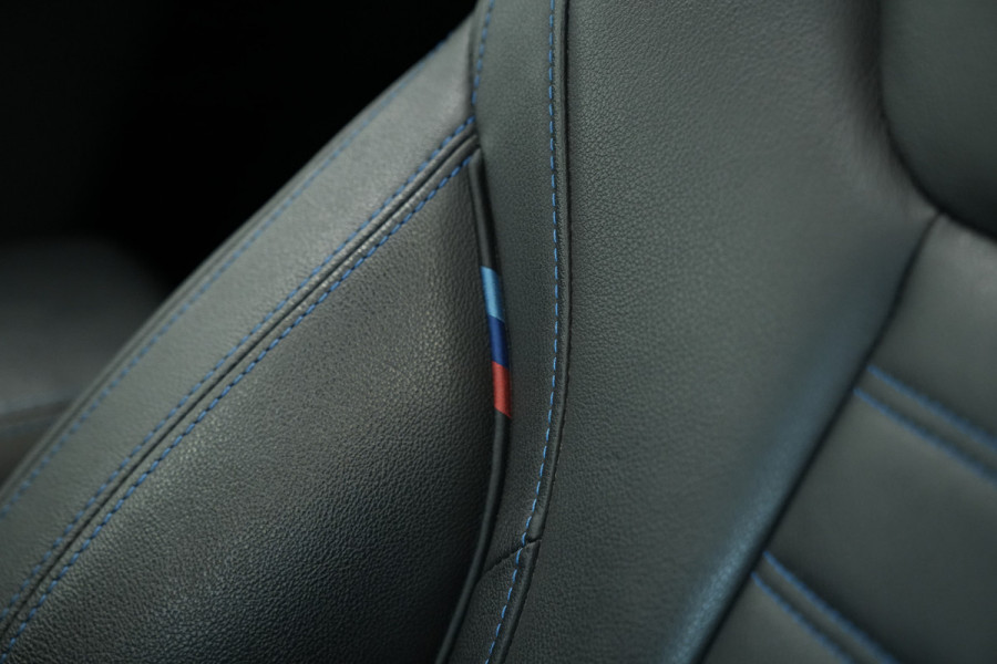 BMW 3 Serie Touring 320e Panoramadak PDC ACC HI-FI M Sport Trekhaak 24 Maanden garantie* (Vraag naar de voorwaarden)