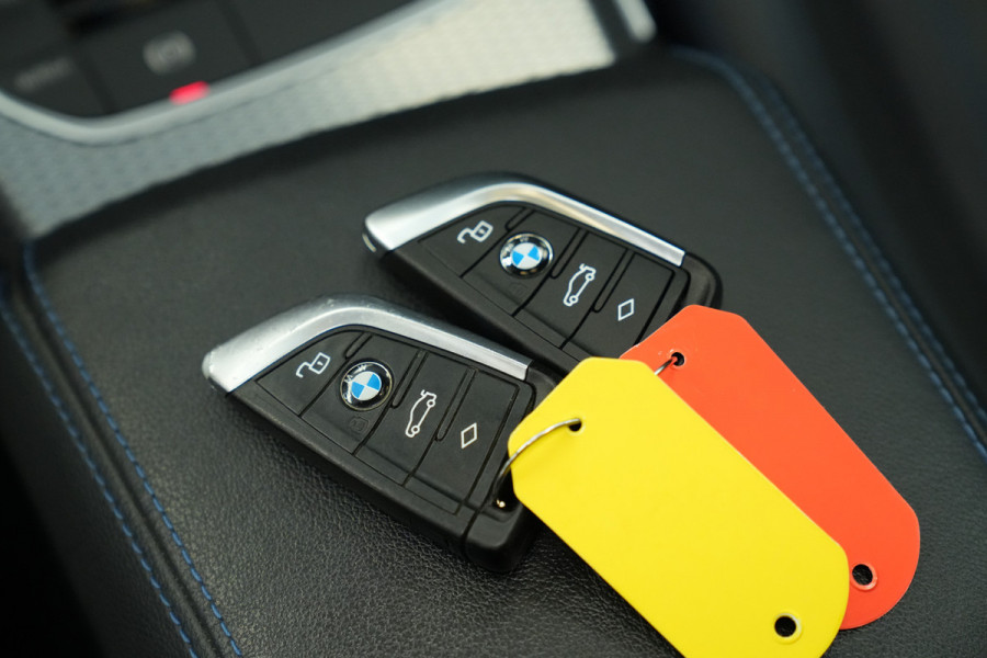 BMW 3 Serie Touring 320e Panoramadak PDC ACC HI-FI M Sport Trekhaak 24 Maanden garantie* (Vraag naar de voorwaarden)