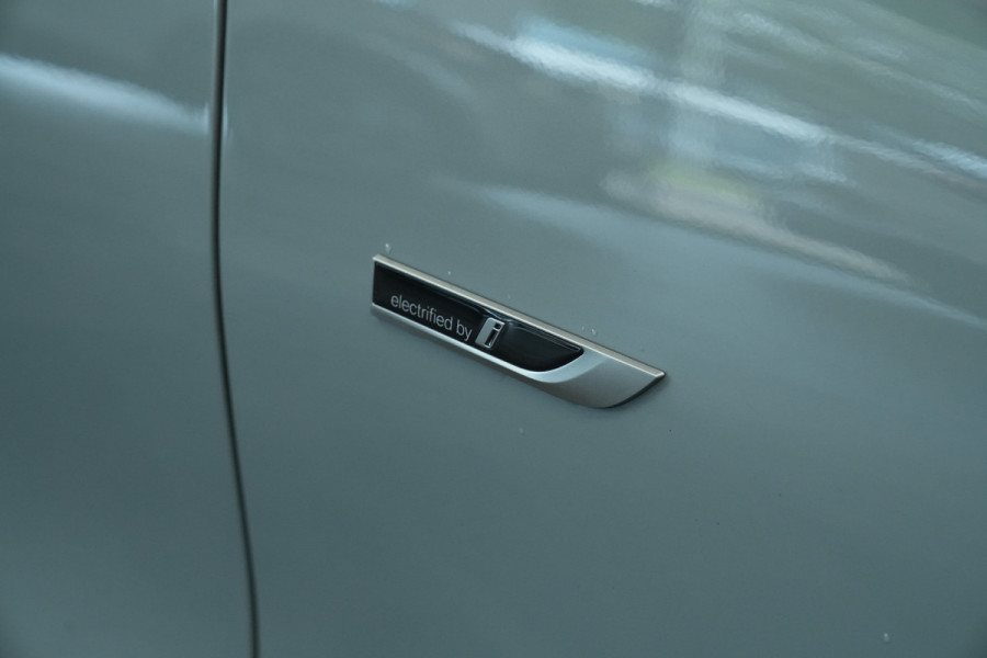 BMW 3 Serie Touring 320e Panoramadak PDC ACC HI-FI M Sport Trekhaak 24 Maanden garantie* (Vraag naar de voorwaarden)