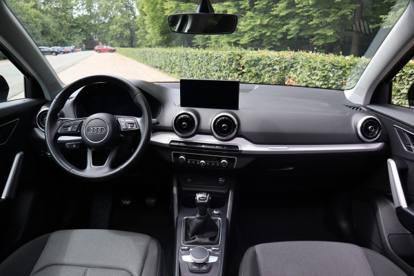 Audi Q2 30 TFSI | Black Edition | Panoramadak | Virtual cockpit |