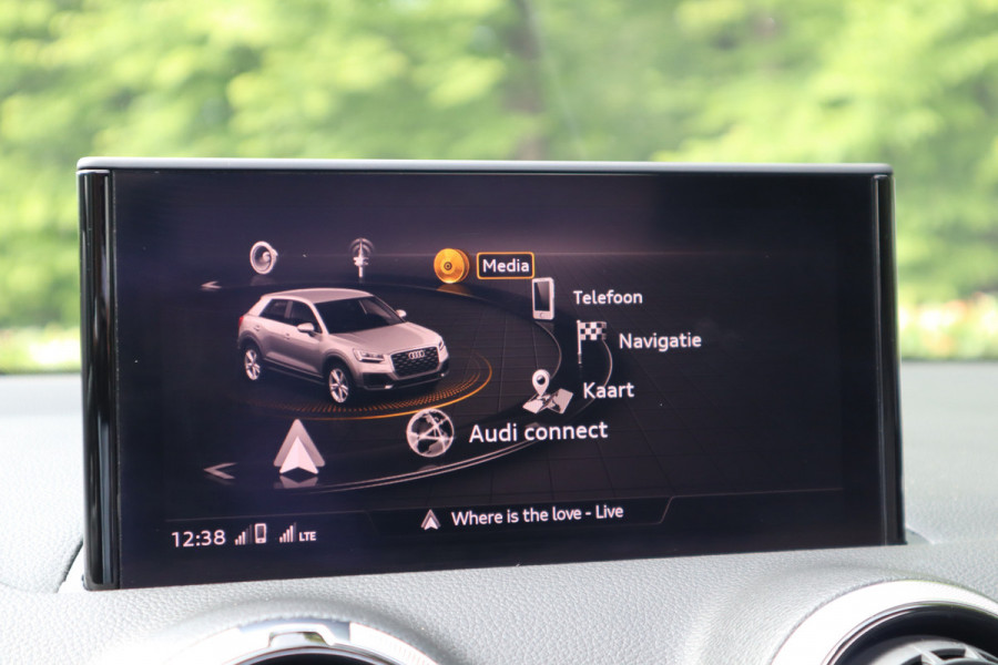 Audi Q2 30 TFSI | Black Edition | Panoramadak | Virtual cockpit |