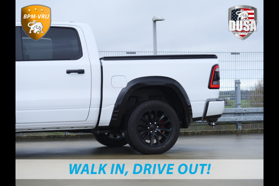 Dodge Ram 1500 | Limited | 5.7 V8 | HEMI | Night Edition | Panorama dak  | Luchtvering | BPM-VRIJ | Bright white Getoonde accessoires zijn verkrijgbaar tegen meerprijs