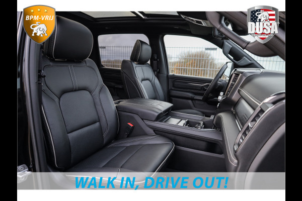 Dodge Ram 1500 | Limited | 5.7 V8 | HEMI | Night Edition | Panorama dak  | Luchtvering | BPM-VRIJ | Bright white Getoonde accessoires zijn verkrijgbaar tegen meerprijs