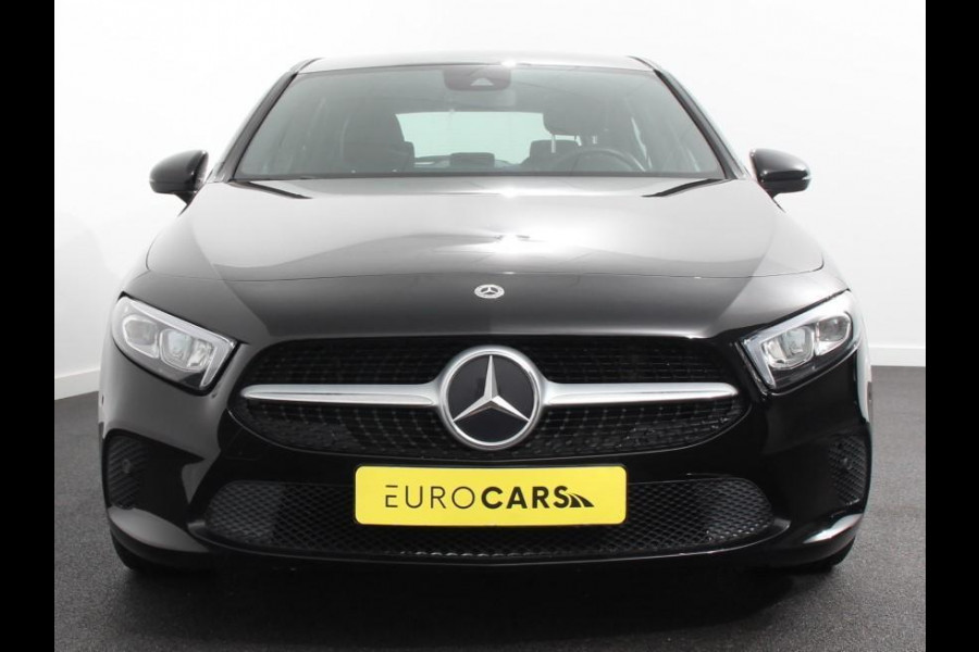 Mercedes-Benz A-Klasse 200 Automaat Advantage Navigatie Apple Carplay/Android Auto Camera Adaptive cruise control Stoelverwarming Parkeer sensoren