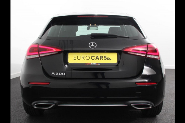 Mercedes-Benz A-Klasse 200 Automaat Advantage Navigatie Apple Carplay/Android Auto Camera Adaptive cruise control Stoelverwarming Parkeer sensoren