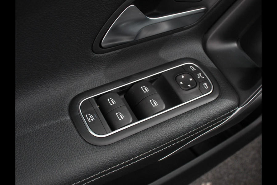 Mercedes-Benz A-Klasse 200 Automaat Advantage Navigatie Apple Carplay/Android Auto Camera Adaptive cruise control Stoelverwarming Parkeer sensoren