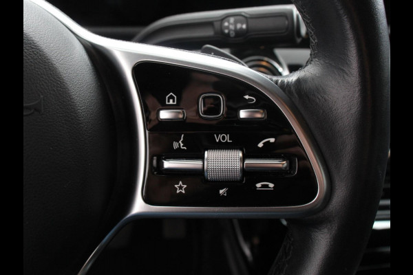 Mercedes-Benz A-Klasse 200 Automaat Advantage Navigatie Apple Carplay/Android Auto Camera Adaptive cruise control Stoelverwarming Parkeer sensoren