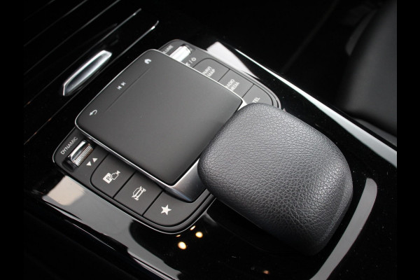 Mercedes-Benz A-Klasse 200 Automaat Advantage Navigatie Apple Carplay/Android Auto Camera Adaptive cruise control Stoelverwarming Parkeer sensoren