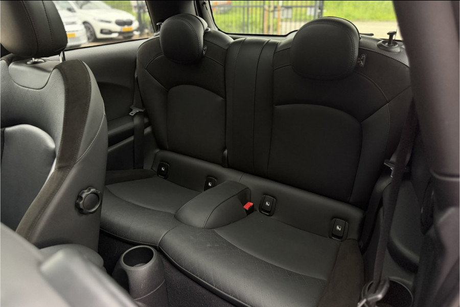 MINI 3-deurs 2.0 Cooper S | JCW-Pakket | Full Option | Pano | Verlaagd | JCW Pro-Uitlaat | PPF
