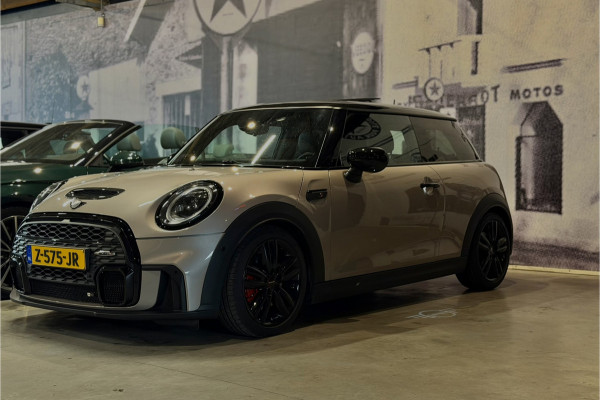MINI 3-deurs 2.0 Cooper S | JCW-Pakket | Full Option | Pano | Verlaagd | JCW Pro-Uitlaat | PPF