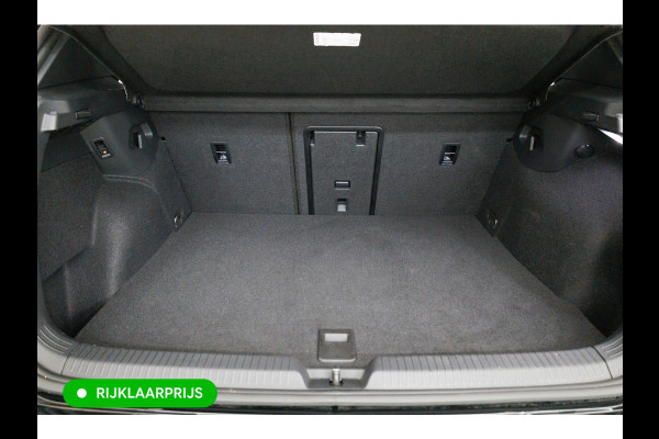 Volkswagen Golf 1.5 eHybrid GTE Black 272 PK automaat | IQ Led | Elec. trekhaak | Headup | Stoel- & stuurverw. | PDC V + A, Camera, App. connect, Navigatie, 131 KM actieradius (WLTP)