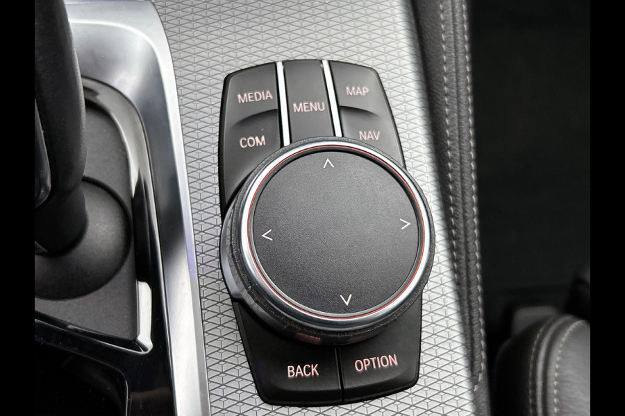 BMW 6 Serie Gran Turismo 630i High Executive M-SPORT (NL-auto, Dealer OnderH, Camera, Navi Pro, PDC V+A, StoelV, Etc)