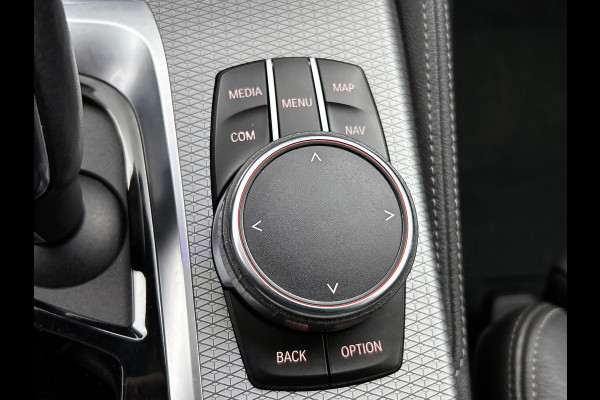 BMW 6 Serie Gran Turismo 630i High Executive M-SPORT (NL-auto, Dealer OnderH, Camera, Navi Pro, PDC V+A, StoelV, Etc)