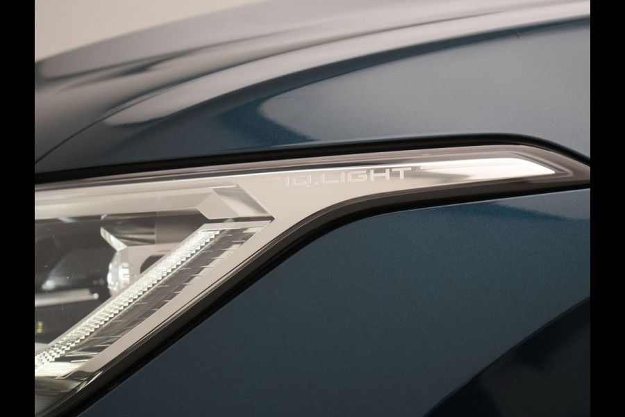 Volkswagen Tiguan 1.4 TSI eHybrid Active PHEV 245pk Dealer O.H. | Trekhaak Af Fabriek | Adaptive Cruise | Head Up | IQ Light | Keyless | Blis | Sportstoelen & Stuur Verwarmd | Sfeerverlichting | Apple Carplay | Navigate | DAB | 19"L.M | Plug In Hybrid |