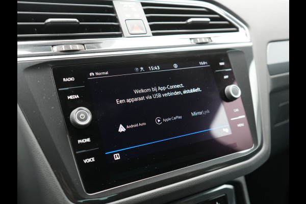 Volkswagen Tiguan 1.4 TSI eHybrid Active PHEV 245pk Dealer O.H. | Trekhaak Af Fabriek | Adaptive Cruise | Head Up | IQ Light | Keyless | Blis | Sportstoelen & Stuur Verwarmd | Sfeerverlichting | Apple Carplay | Navigate | DAB | 19"L.M | Plug In Hybrid |