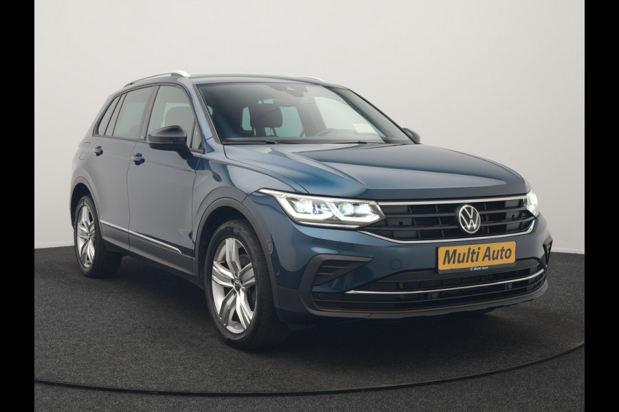 Volkswagen Tiguan 1.4 TSI eHybrid Active PHEV 245pk Dealer O.H. | Trekhaak Af Fabriek | Adaptive Cruise | Head Up | IQ Light | Keyless | Blis | Sportstoelen & Stuur Verwarmd | Sfeerverlichting | Apple Carplay | Navigate | DAB | 19"L.M | Plug In Hybrid |