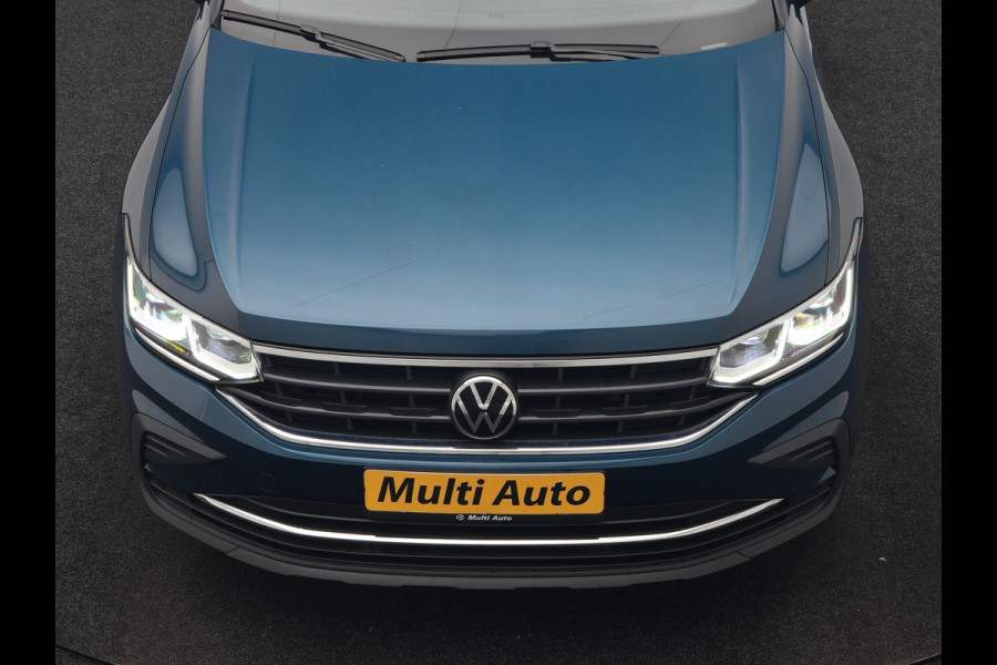 Volkswagen Tiguan 1.4 TSI eHybrid Active PHEV 245pk Dealer O.H. | Trekhaak Af Fabriek | Adaptive Cruise | Head Up | IQ Light | Keyless | Blis | Sportstoelen & Stuur Verwarmd | Sfeerverlichting | Apple Carplay | Navigate | DAB | 19"L.M | Plug In Hybrid |